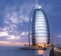 �ɶ����l(f��)������ֱ�w�ϰݸ�Ʒ6��4���Σ�������+ˮĻ�㣬ס��1������+3���ϰݣ�