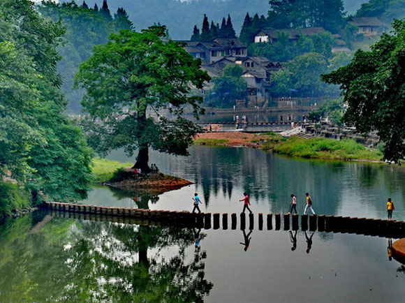 �������